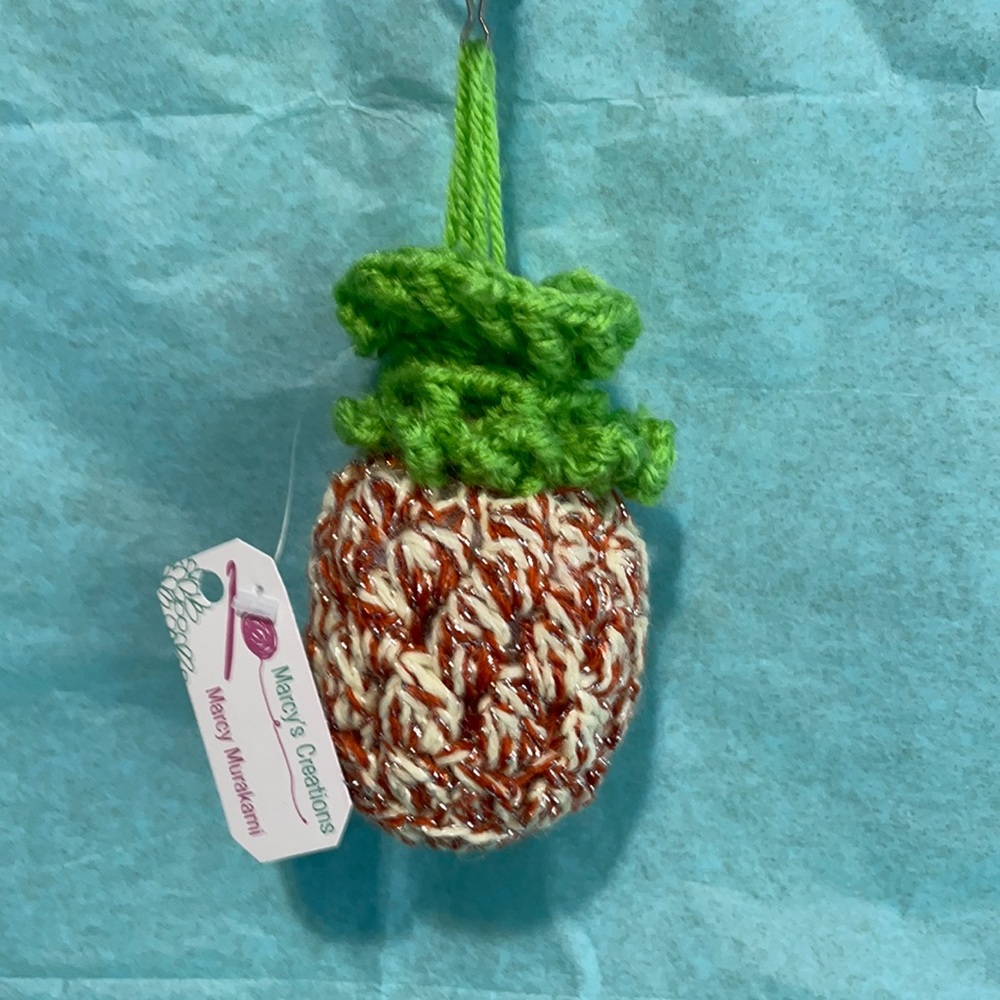 Cute Pineapple 🍍 keychain or any type of decoration. Light green/ white